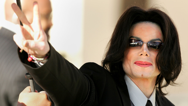 Signe de paix de Michael Jackson