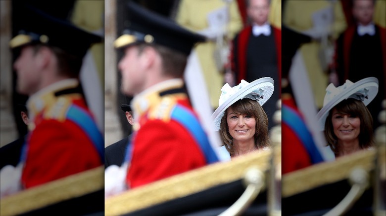 Carole Middleton regarde le prince William