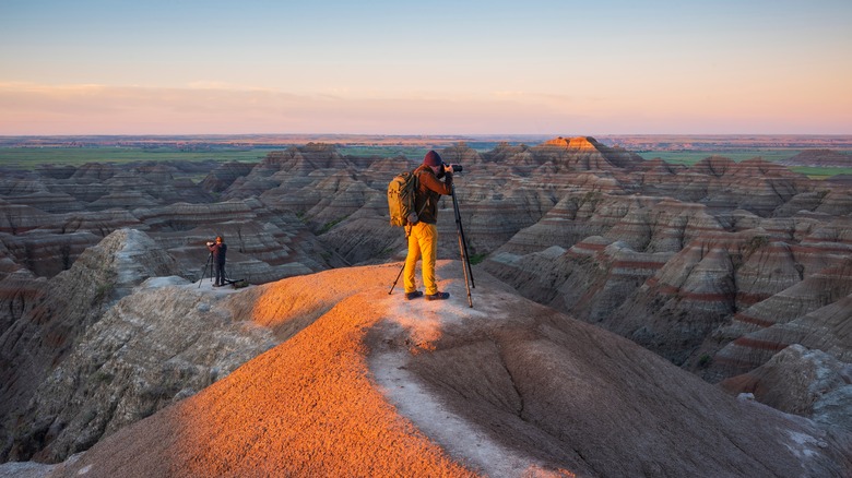 photographes dans les badlands