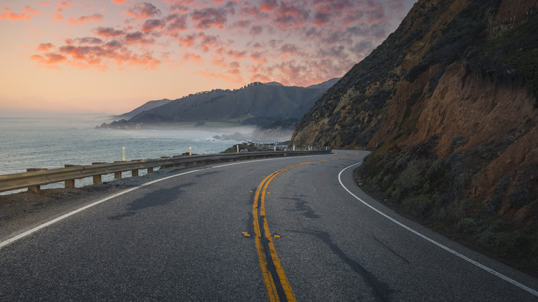 Autoroute de la côte Pacifique à Monterey, Californie