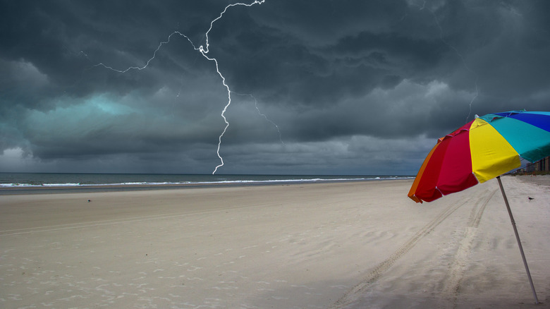 orage sur la plage