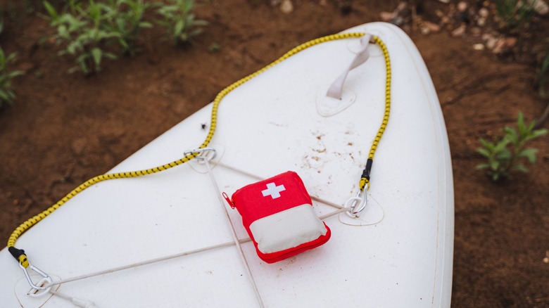 trousse de premiers secours sur le kayak