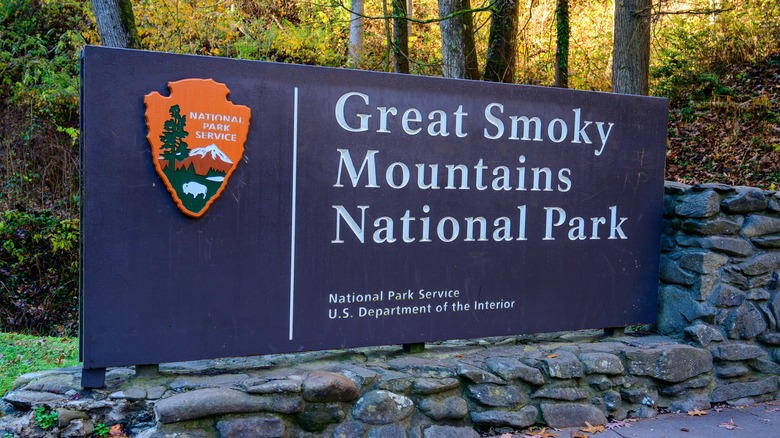 Panneau d'entrée du parc national des Great Smoky Mountains