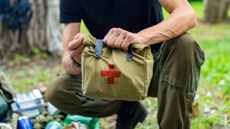 Trousse de premiers secours 