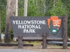 panneau d'entrée du parc national de Yellowstone