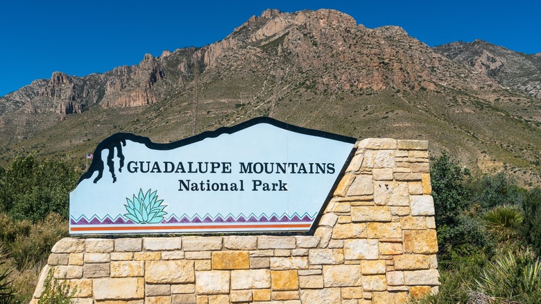 Panneau du parc national des montagnes Guadalupe 